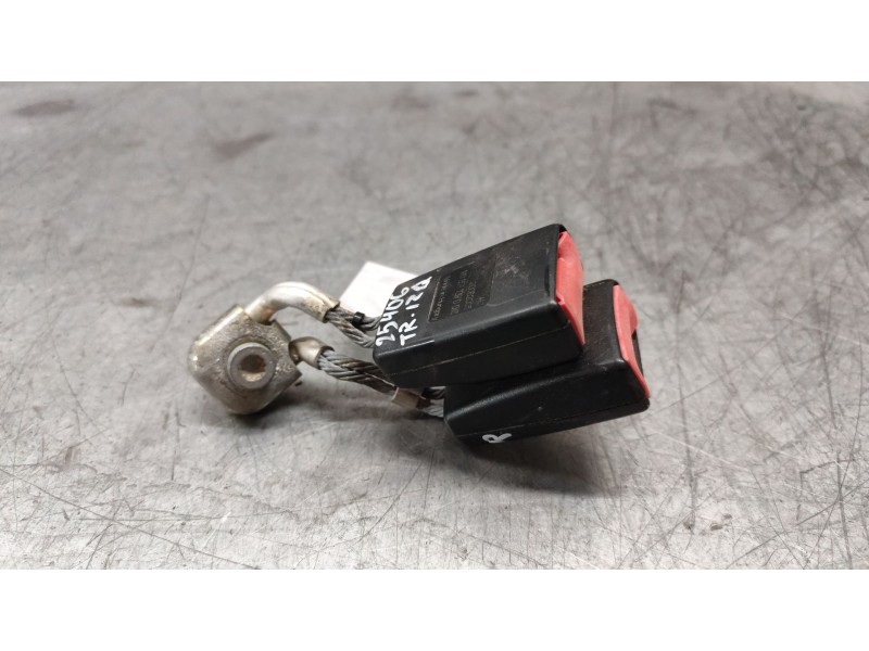 Recambio de enganche cinturon trasero central para volkswagen golf v (1k1) 1.9 tdi referencia OEM IAM 1K0857739D  