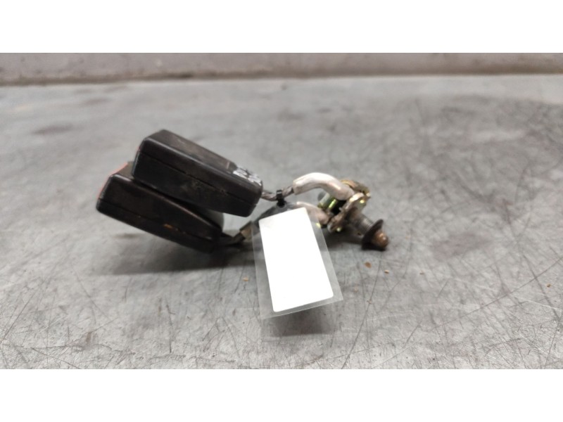 Recambio de enganche cinturon trasero central para volkswagen golf v (1k1) 1.9 tdi referencia OEM IAM 1K0857739D  