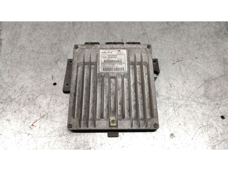 Recambio de centralita motor uce para renault clio iii authentique referencia OEM IAM 8200399038  8200619409