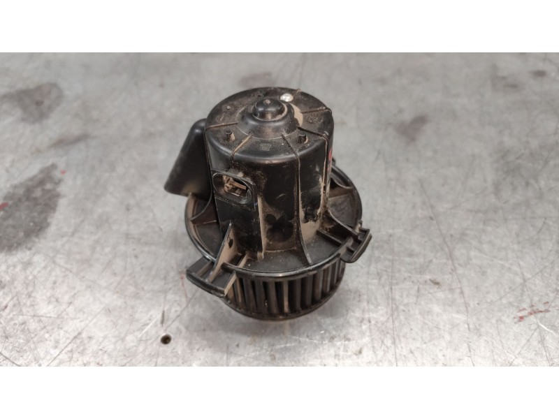 Recambio de ventilador calefaccion para peugeot 307 sw (3h) 1.6 hdi 110 referencia OEM IAM B9506  