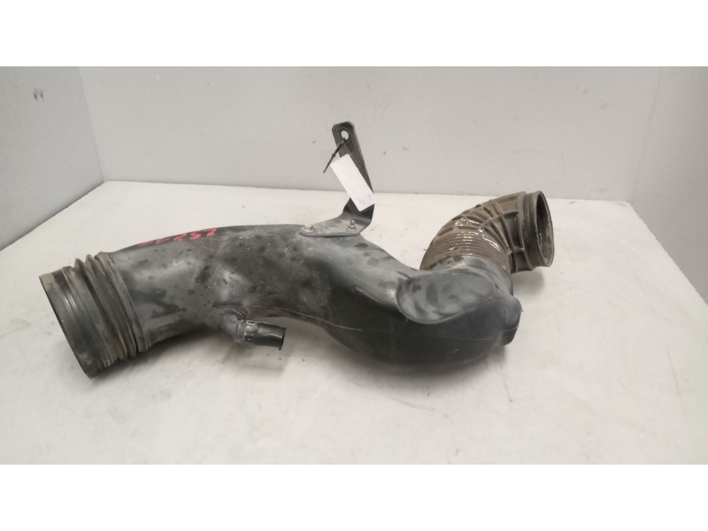 Recambio de tubo admision para iveco eurocargo 05.03  5.9 diesel referencia OEM IAM 504180230  