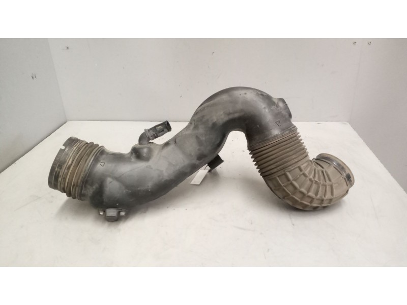 Recambio de tubo admision para iveco eurocargo 05.03  5.9 diesel referencia OEM IAM 504180230  