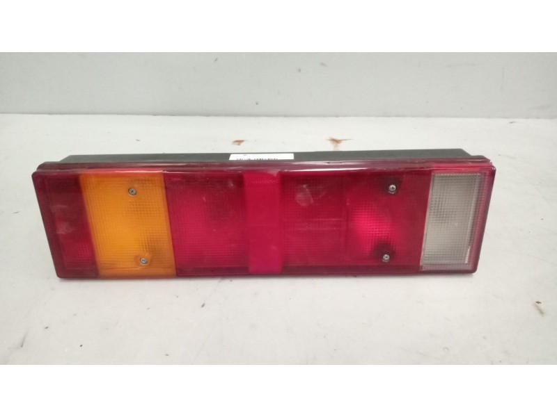 Recambio de piloto trasero izquierdo para renault hr xxx.18/26 premium 01 referencia OEM IAM   piloto universal camion