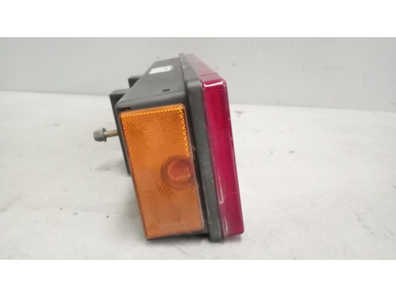 Recambio de piloto trasero izquierdo para renault hr xxx.18/26 premium 01 referencia OEM IAM   piloto universal camion