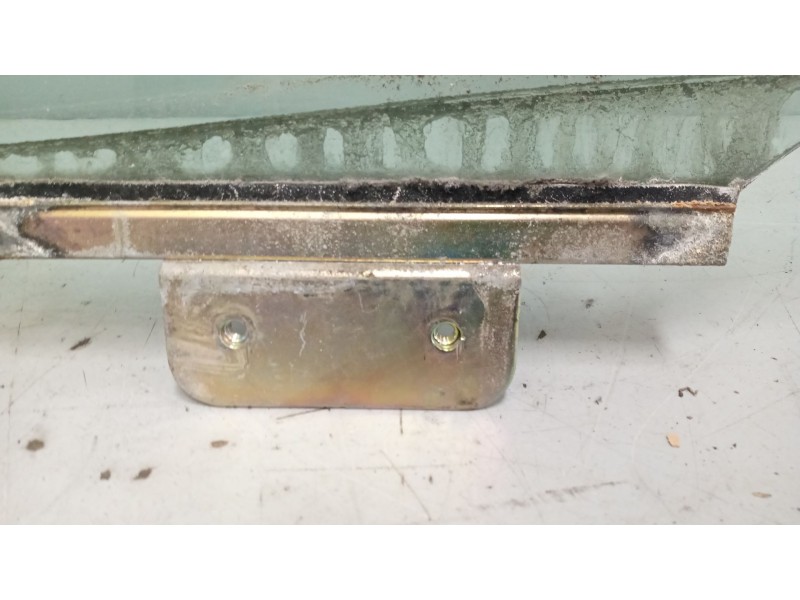 Recambio de luna delantera derecha para daf serie xf105.xxx 12.9 diesel referencia OEM IAM 1284624  