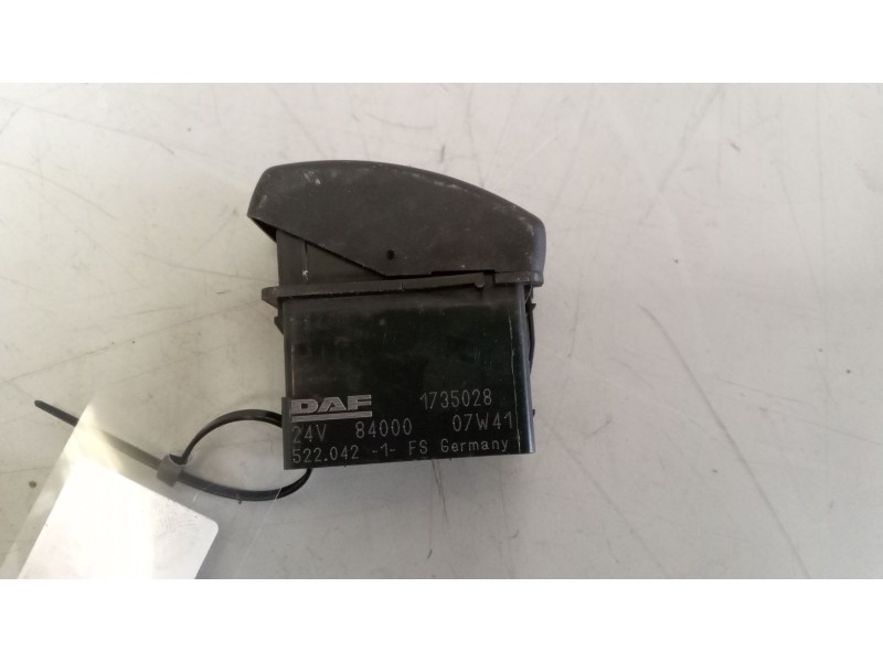 Recambio de interruptor para daf serie xf105.xxx 12.9 diesel referencia OEM IAM 1735028  