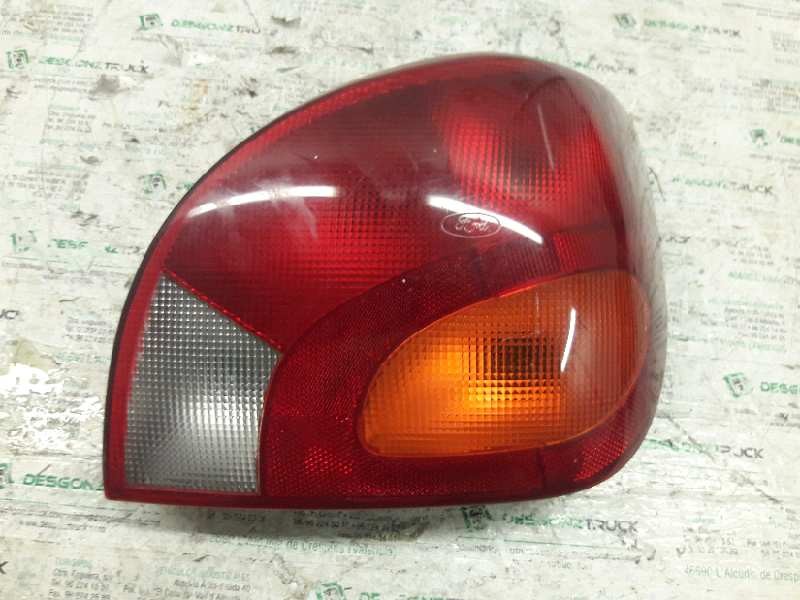 Recambio de piloto trasero derecho para ford fiesta berlina básico referencia OEM IAM   