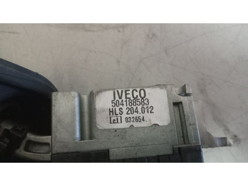 Recambio de mando intermitentes para iveco eurocargo 05.03  5.9 diesel referencia OEM IAM 504188583  