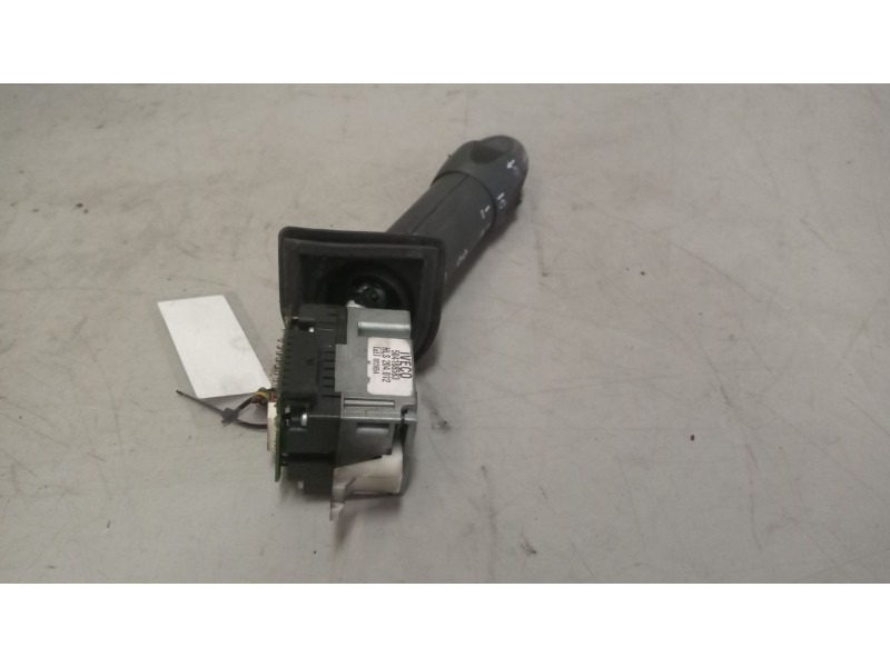 Recambio de mando intermitentes para iveco eurocargo 05.03  5.9 diesel referencia OEM IAM 504188583  