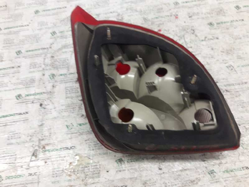 Recambio de piloto trasero derecho para ford fiesta berlina básico referencia OEM IAM   