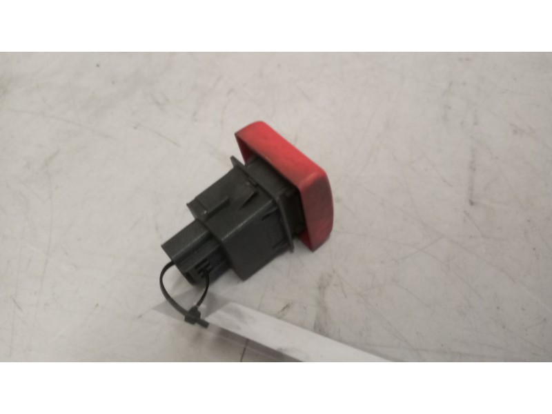 Recambio de warning para iveco eurocargo 05.03  5.9 diesel referencia OEM IAM 504267005  