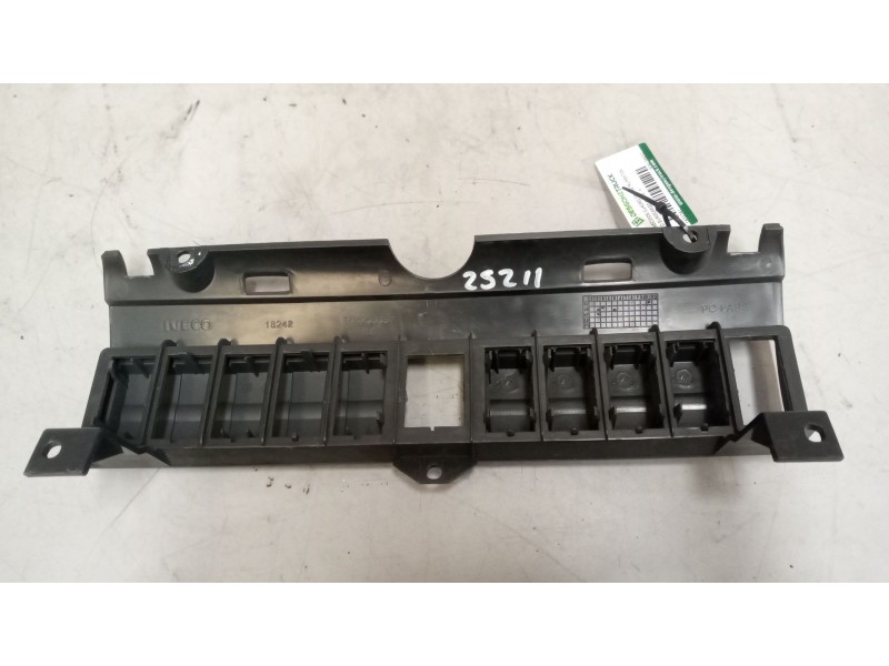 Recambio de guarnecidos cuadro de instrumentos para iveco eurocargo 05.03  5.9 diesel referencia OEM IAM 504236657  