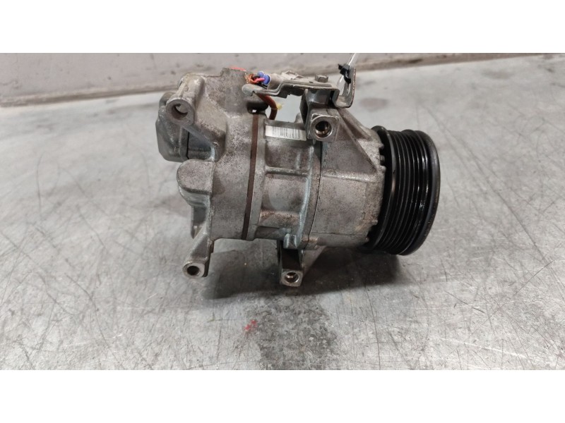 Recambio de compresor aire acondicionado para toyota auris active referencia OEM IAM 472602333  