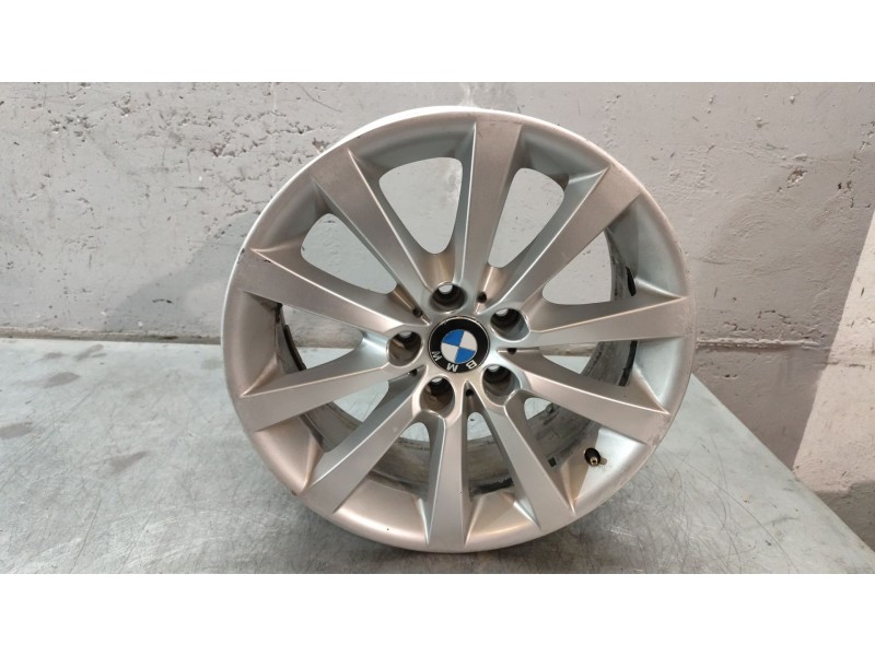Recambio de llanta para bmw 5 (f10) 520 d referencia OEM IAM 6790173 5 TORNILLOS 8JX18EH2 IS30