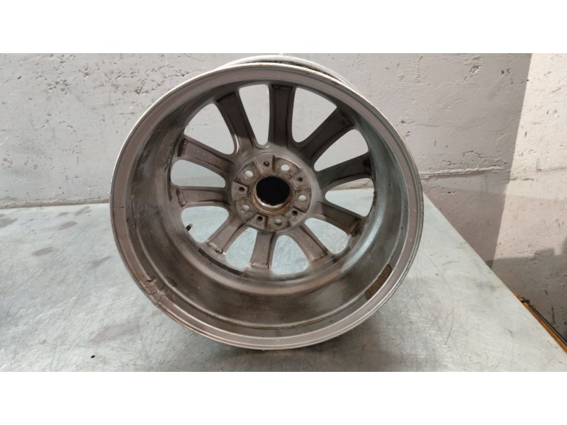 Recambio de llanta para bmw 5 (f10) 520 d referencia OEM IAM 6790173 5 TORNILLOS 8JX18EH2 IS30