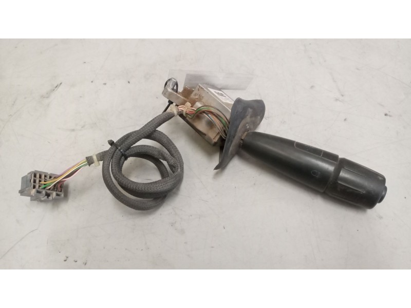 Recambio de mando intermitentes para daf serie xf105.xxx 12.9 diesel referencia OEM IAM 1615080  