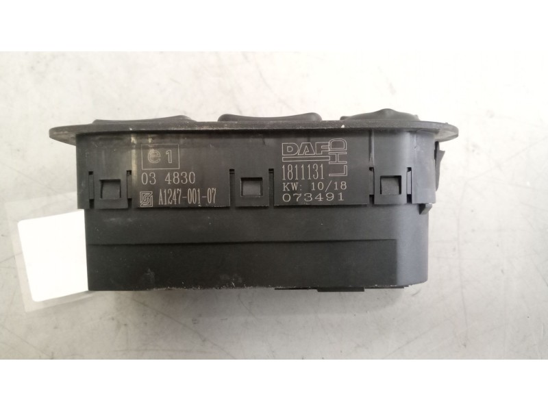 Recambio de mando elevalunas delantero izquierdo para daf serie xf105.xxx 12.9 diesel referencia OEM IAM 1811131  