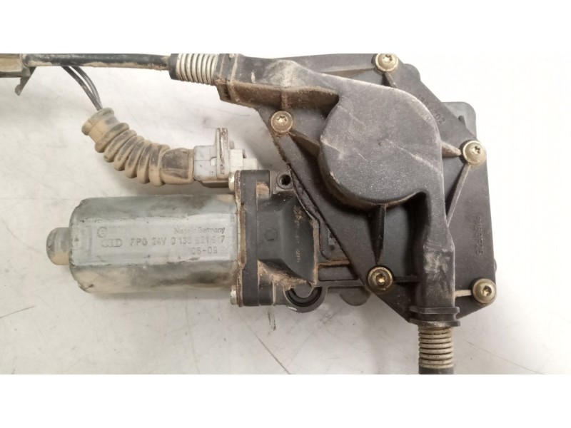 Recambio de elevalunas delantero izquierdo para daf serie xf105.xxx 12.9 diesel referencia OEM IAM 1918141  