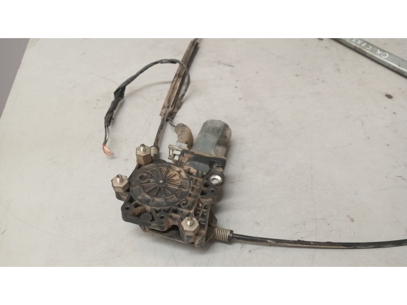 Recambio de elevalunas delantero izquierdo para daf serie xf105.xxx 12.9 diesel referencia OEM IAM 1918141  