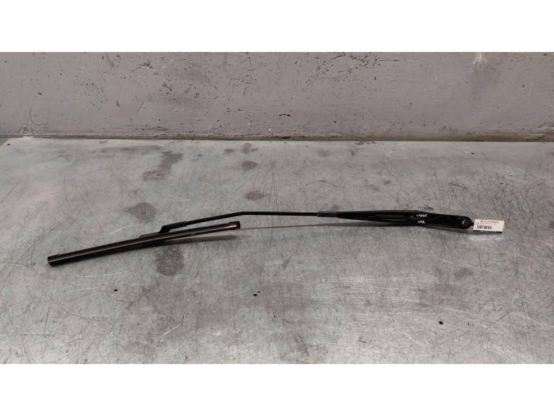 Recambio de brazo limpia delantero derecho para seat leon (5f1) 1.4 tsi referencia OEM IAM   