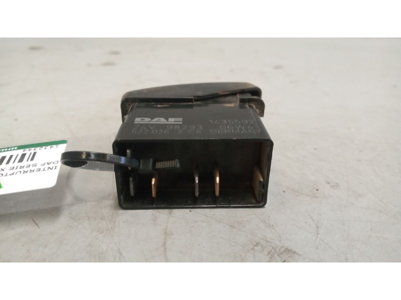 Recambio de interruptor para daf serie xf105.xxx 12.9 diesel referencia OEM IAM 1435592  