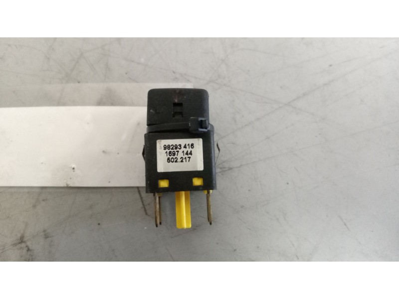 Recambio de interruptor para daf serie xf105.xxx 12.9 diesel referencia OEM IAM 1697144  