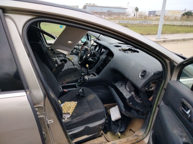 peugeot 5008 (0u_, 0e_) del año 2010