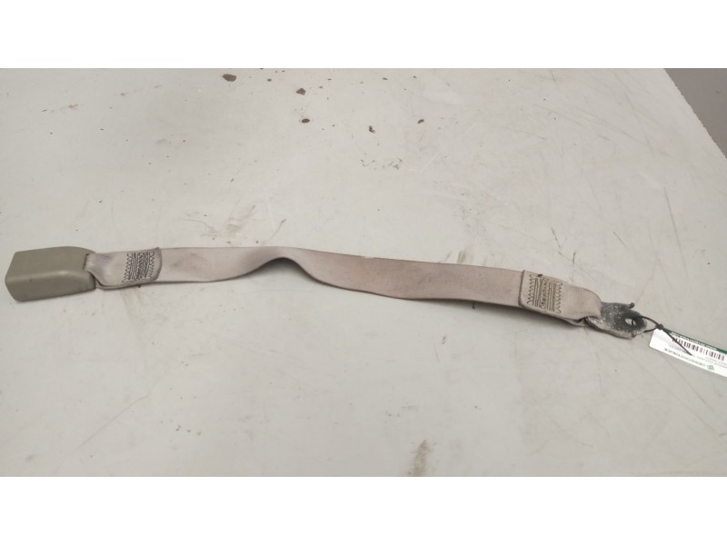 Recambio de enganche cinturon trasero central para renault maxity referencia OEM IAM 5001871985  