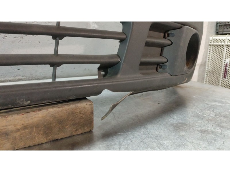 Recambio de paragolpes delantero para opel vivaro 1.9 cdti cat (f9q-760 / l08) referencia OEM IAM   