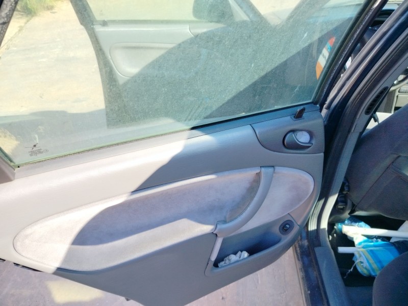 saab 9-3 berlina del año 1999