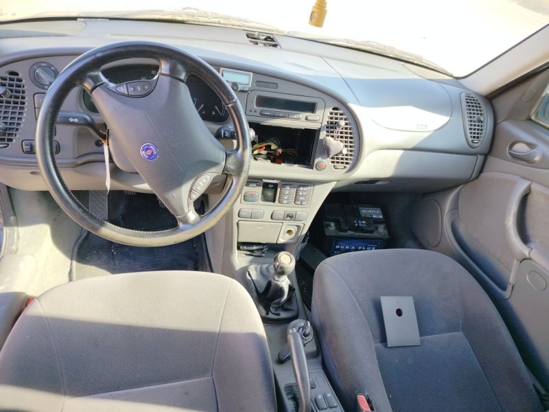 saab 9-3 berlina del año 1999