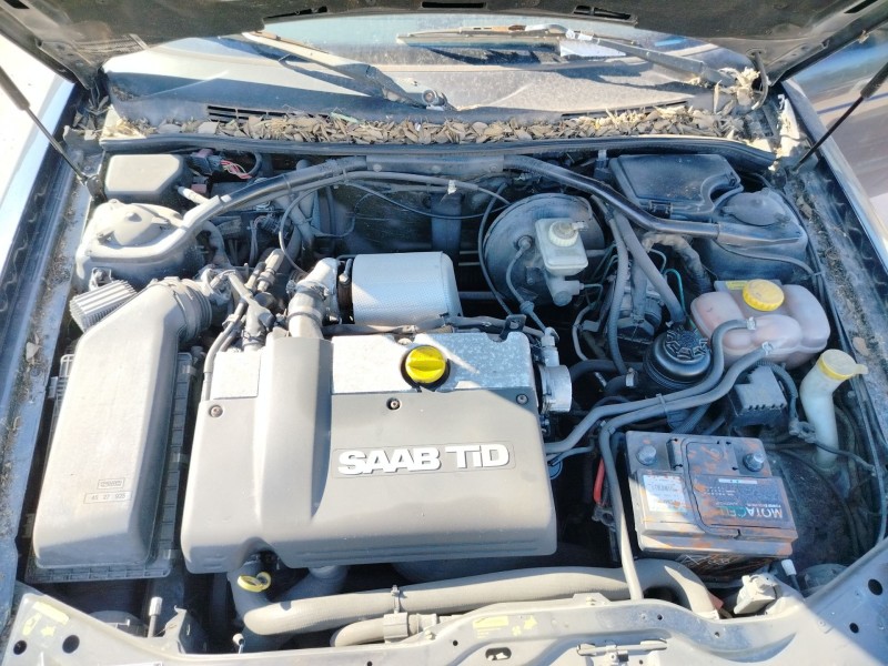 saab 9-3 berlina del año 1999