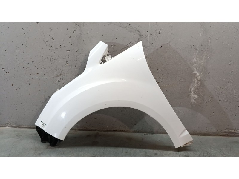 Recambio de aleta delantera izquierda para ford c-max 1.6 tdci cat referencia OEM IAM   