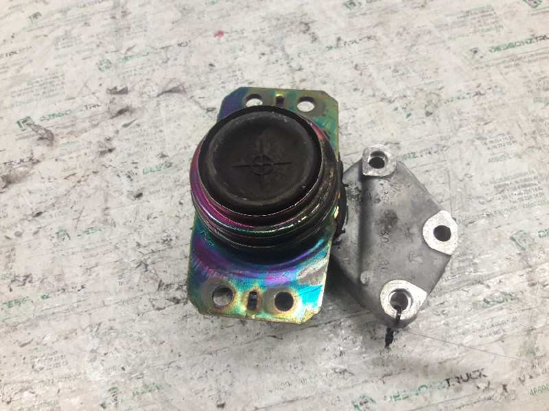 Recambio de soporte motor derecho para citroen c4 berlina collection referencia OEM IAM 9636270080  