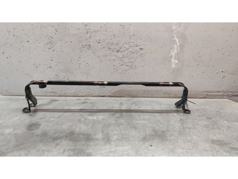 Recambio de travesaño inferior para ford focus berlina (cap) ambiente (d) referencia OEM IAM 3M5H8A297JJ  