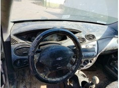 ford focus berlina (cak) del año 2000 2