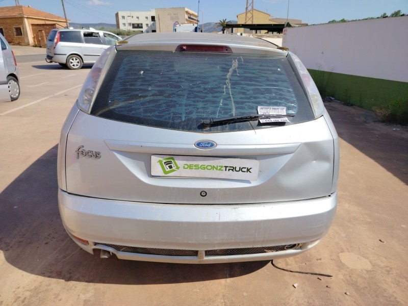 ford focus berlina (cak) del año 2000