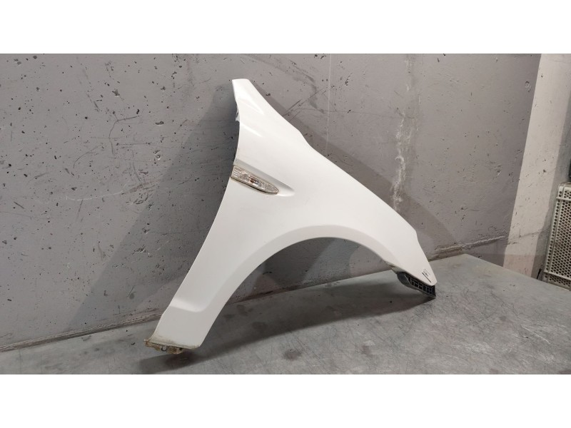 Recambio de aleta delantera derecha para hyundai accent (mc) gl referencia OEM IAM   