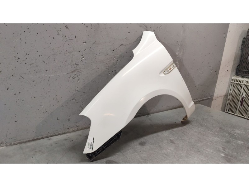 Recambio de aleta delantera izquierda para hyundai accent (mc) gl referencia OEM IAM   