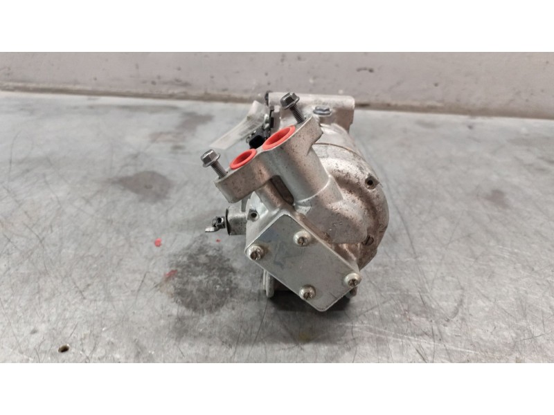 Recambio de compresor aire acondicionado para dacia sandero ii 1.2 referencia OEM IAM 926006775RA  