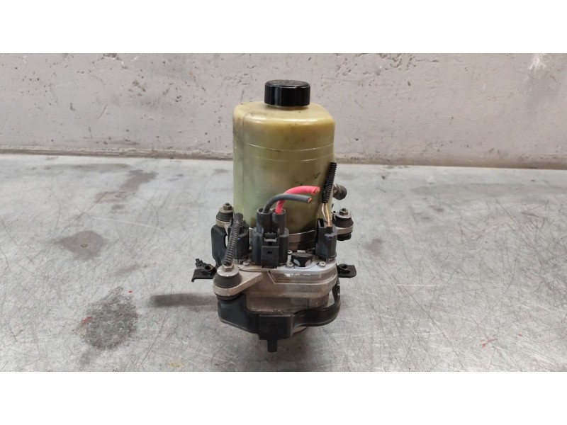 Recambio de bomba servodireccion para ford focus berlina (cap) ghia referencia OEM IAM C6S4B  