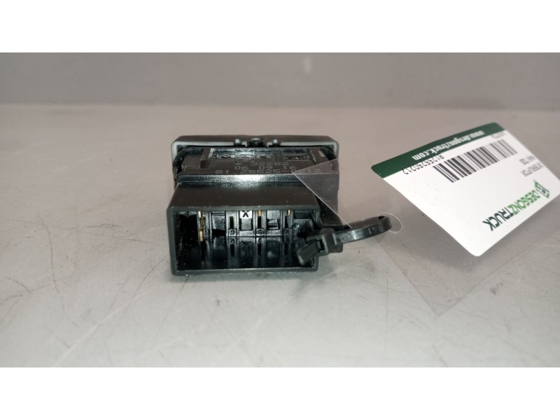 Recambio de interruptor para man tgs referencia OEM IAM 81255250212  