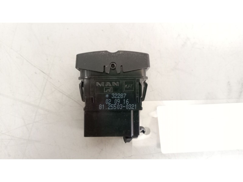 Recambio de interruptor para man tgs referencia OEM IAM 81255030321  