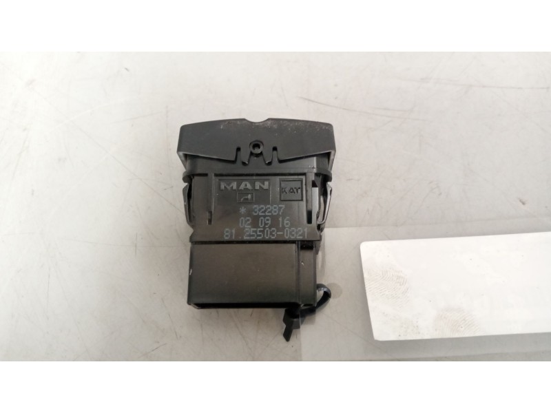 Recambio de interruptor para man tgs referencia OEM IAM 81255030321  