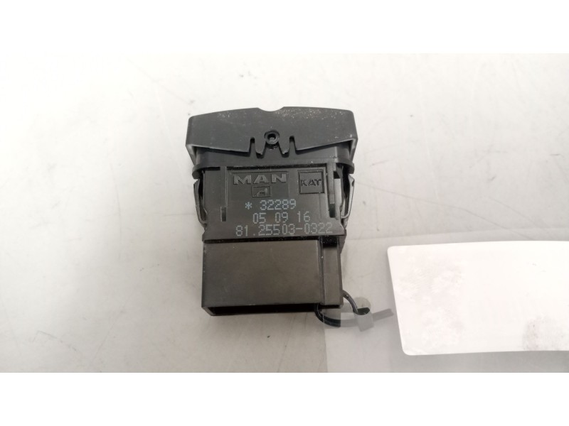Recambio de interruptor para man tgs referencia OEM IAM 81255030322  