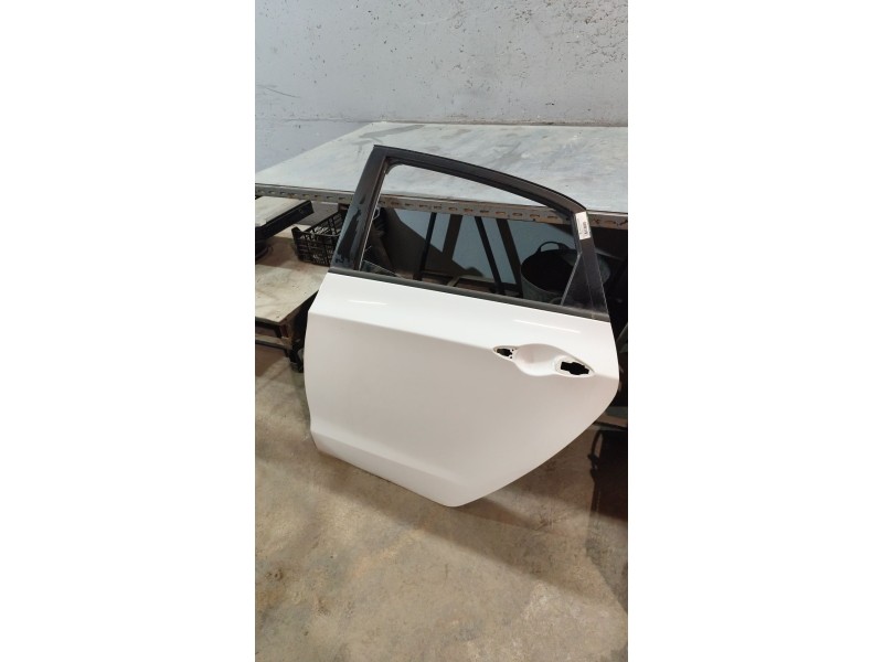 Recambio de puerta trasera izquierda para hyundai i30 (gd) 1.6 crdi referencia OEM IAM   