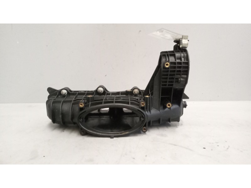 Recambio de colector admision para riocar march 07 referencia OEM IAM A6510903037  