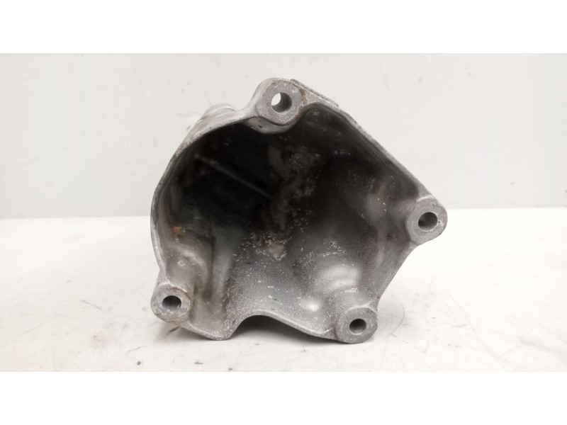 Recambio de soporte motor para riocar march 07 referencia OEM IAM A6512231804  