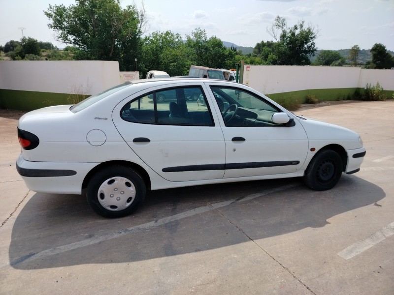 renault megane i classic (la0) del año 1998
