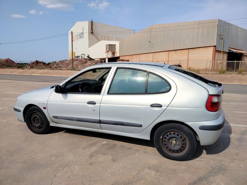 renault megane i fase 2 berlina (ba0) del año 2001